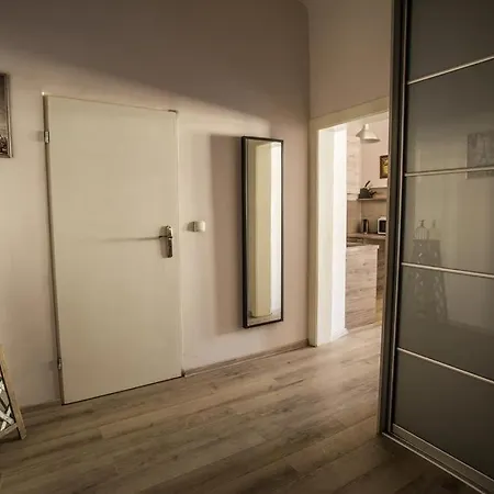 One-bedroom Flat In Stradom! Lem , Stradomska 5, 17 شقة *